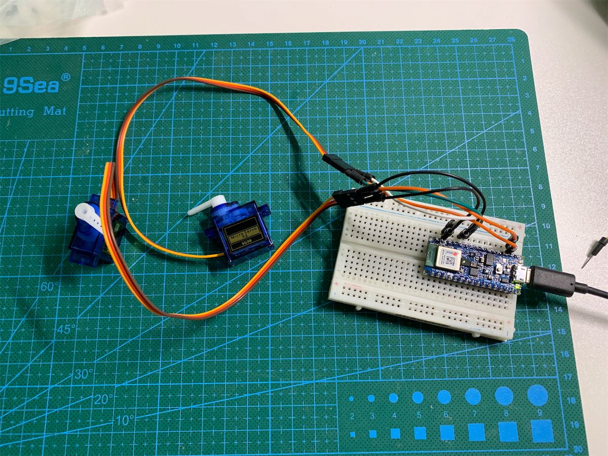 arduino controlling two servos