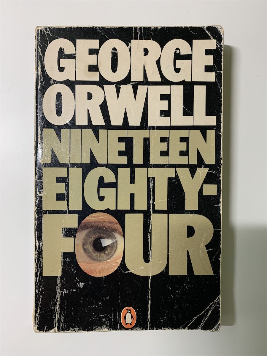 Book Cover of 1984 by George Orwell